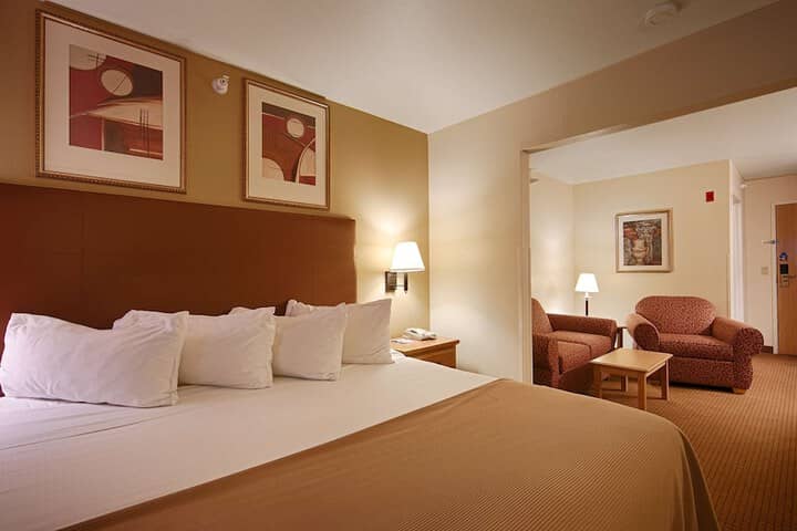 Room 8 of 17